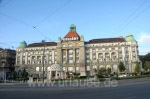 Hotel Gell&eacute;rt mit Brunnen vor dem Eingang