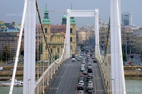 Verkehr auf der Elisabethbrücke