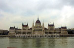 Parlamentsgeb&auml;ude und Donau
