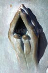 Hände, Detail der Skulptur Erden Engel