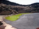 Der berühmte Lago Verde bei El Golfo mit dem Sandstrand davor