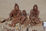 Himbafrauen mit Souvenirs