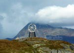 Polarkreisdenkmal auf der Insel Hestmanny