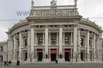 Auch das Burgtheater in Wien hat einen &uuml;ber die Landesgrenzen hinweg ber&uuml;hmten Ruf.