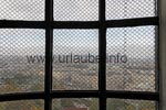 Leider war zum Zeitpunkt unserer Besichtigung der angepriesene Panaromaausblick von der Kuppel der Karlskirche aus von einem engmaschigen Drahtzaun versperrt