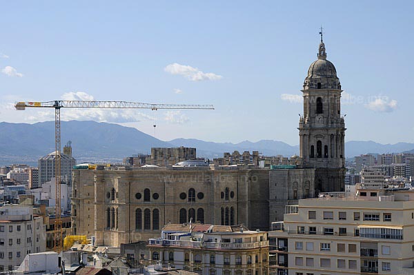Catedral La Manquita mit dem Stummel des S&uuml;dturms