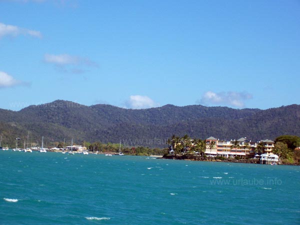 Blick auf Airlie Beach