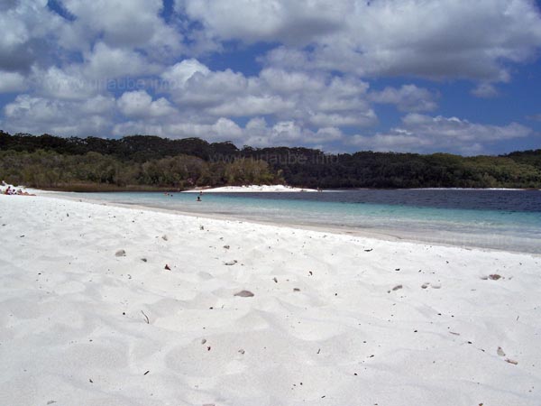 Schneewei&szlig;er Sand am Lake MacKenzie