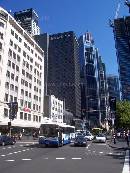 Stra&szlig;enverkehr in der Gro&szlig;stadt Sydney
