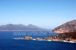 Blick auf Wineglass Bay und die beeindruckenden Granitberge