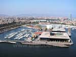 Le Port Vell; à droite le centre commercial Maremagnum