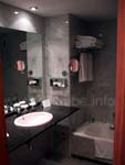 Ein Blick ins Badezimmer unseres Hotelzimmers