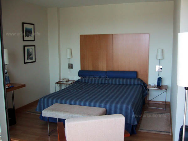 Unser Hotelzimmer von der Terrasse aus gesehen