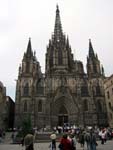 La cathédrale et le parvis dans la journée