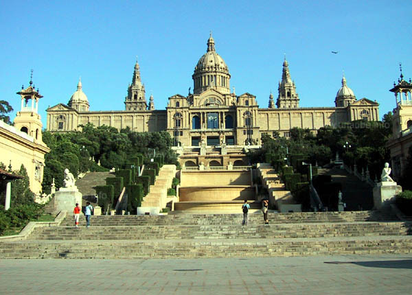 Der Nationalpalast (Palau Nacional) und die Esplanaden