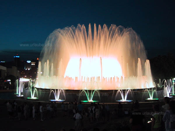 Wasserspiele vor dem Palau Nacional