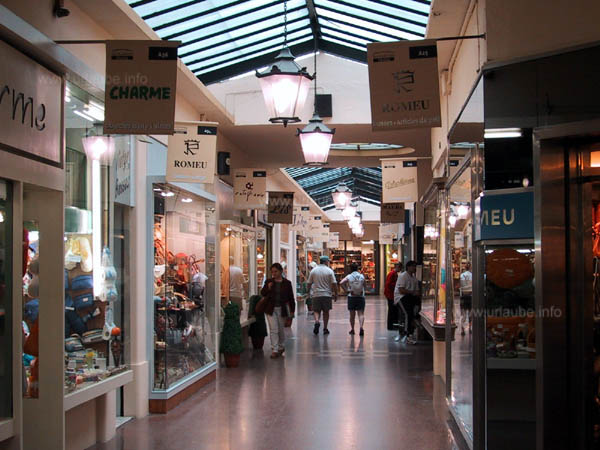 Überdachte Einkaufspassage Les Galeries Malda