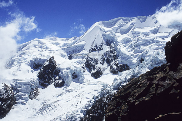 Die bolivianischen Anden mit gewaltigen Gletschern erreichen H&ouml;hen von 6500m