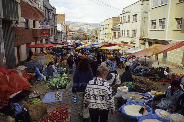 Auf dem Obst- und Gem&uuml;semarkt