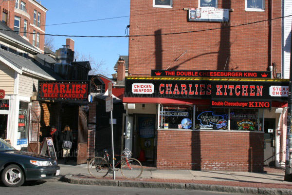 Charlie\'s Kitchen ist DER Cheeseburger Himmel