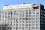 Mehr Platz und keine Parkplatzprobleme hat man im Embassy Suites Boston.