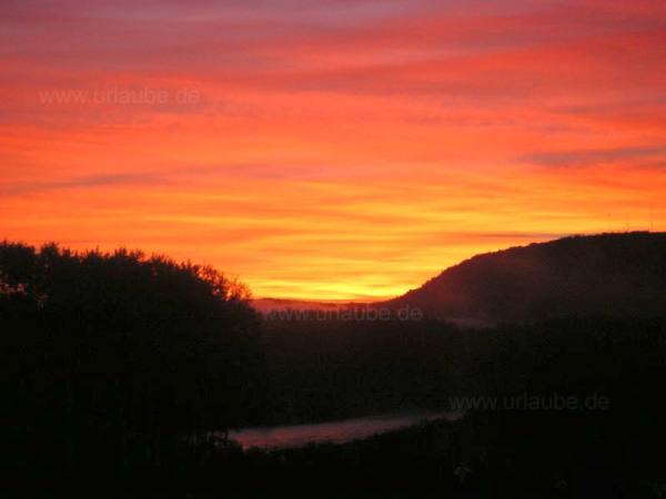 Nicht nur Nordlichter gibt es in Britisch Kolumbien h&auml;fig zu sehen, sondern auch wundersch&ouml;ne Sonnenaufg&auml;nge