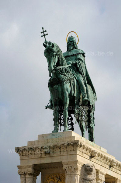 Statue des heiligen Stephan an der Fischerbastei