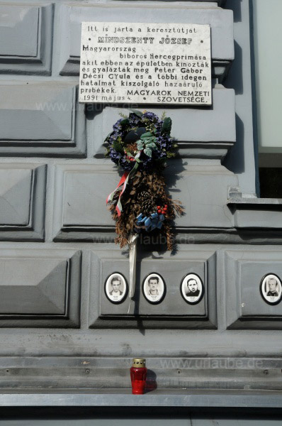 Gedenktafeln am Haus des Terrors