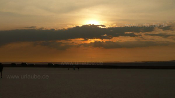 Ein unvergesslicher Sonnenuntergang in der Salzw&uuml;ste