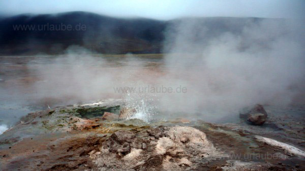 Dampfende Quelle aus der N&auml;he