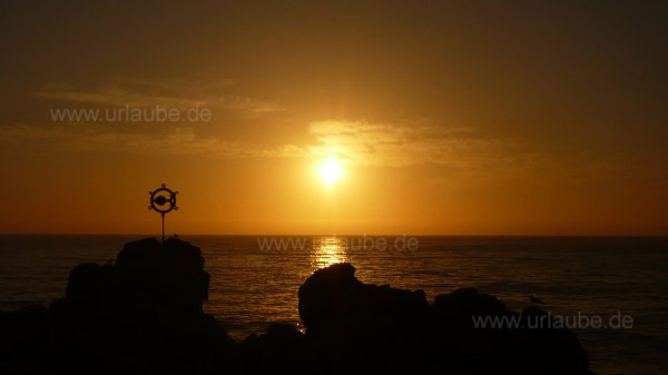 Sommerlicher Sonnenuntergang bei der Roca Oce&aacute;nica