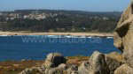 Aussicht von den Felsen auf den Sandstrand