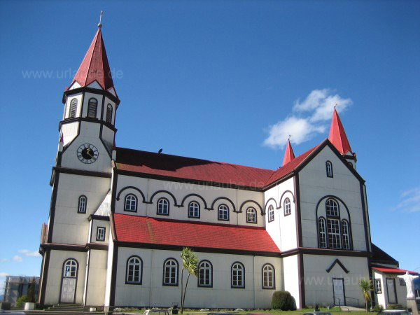 Die berühmte Kirche von Puerto Varas, in Touristenläden auch als Magnet oder anderes Souvenir zu finden.