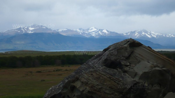 Cerro Dorotea, Blick auf das angrenzende Gebirge