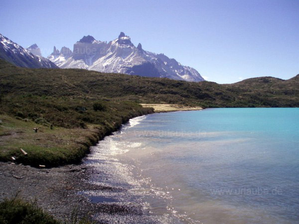 T&uuml;rkisfarbene Lagune, im Hintergrund die Cuernos