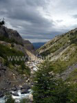 Ein Fluss schlängelt sich durchs Tal zum Campamento Chileno