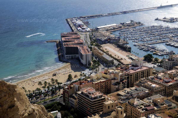 Hafen und Strand von Alicante