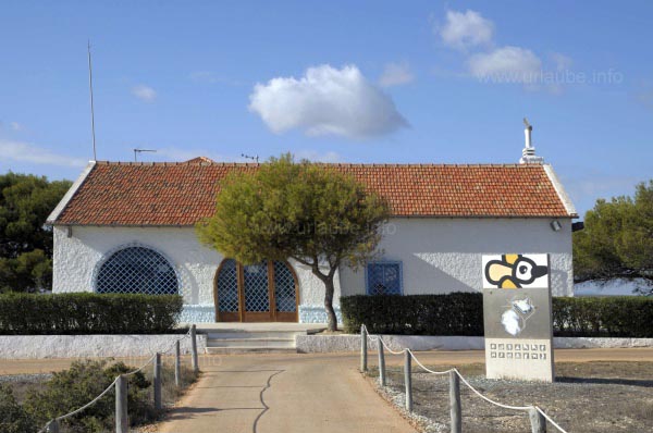 Das Centro de Informaci&oacute;n an der Laguna de la Mata