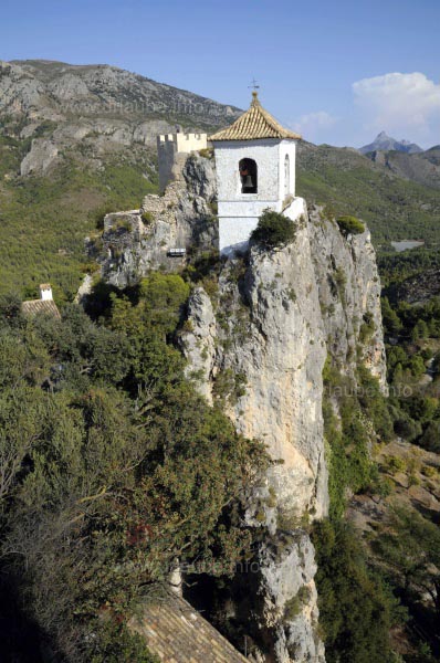 Der Glockenturm der Kirche