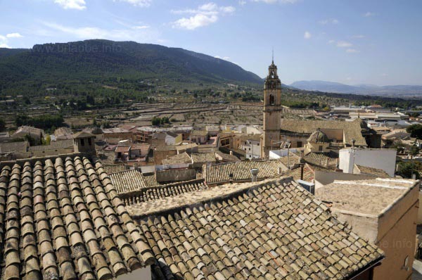 Biar mit der Iglesia de la Asunci&oacute;n