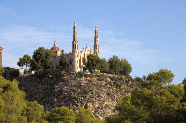 Das Santurio de Santa Maria Magdalena auf einem H&uuml;gel