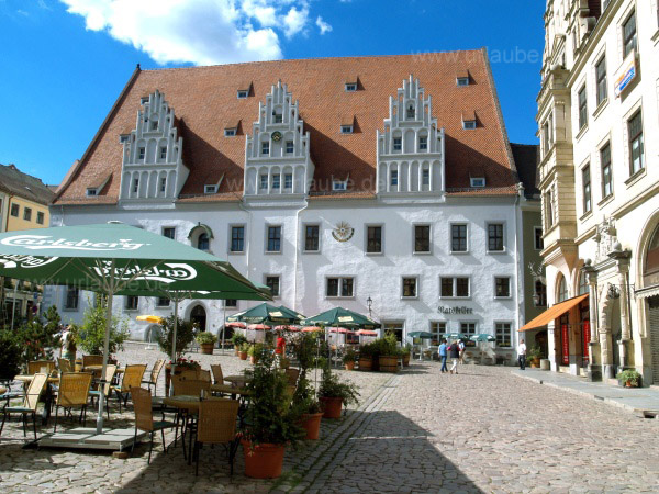 Marktplatz mit Rathaus