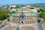 Die Semperoper vom Hausmannturm gesehen