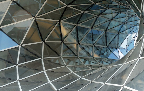 Fassade des Shopping-Centers My Zeil