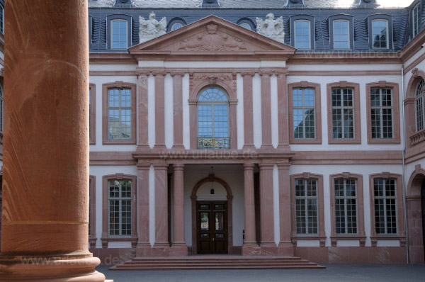 Thurn und Taxis Palais