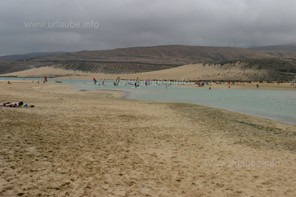 Windsurfing-Kurs in der Lagune zwischen Strand und Nehrung