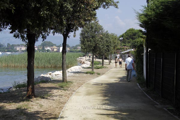 Breiter Weg zwischen Bardolino und Cisano