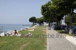 Der Strand von Bardolino ist während der Woche nicht überfüllt.