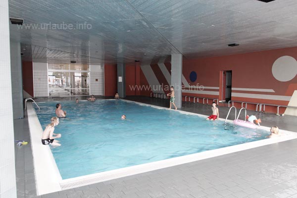 Das Hallenbad im Hotel