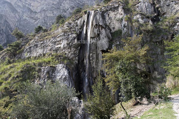 Hoher Wasserfall des Sopino-Fl&uuml;sschens